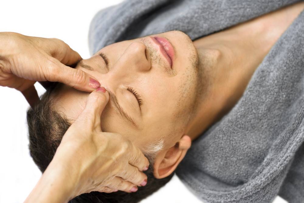 Utiliser l'acupression pour soulager les maux de tête et céphalées temporales-2